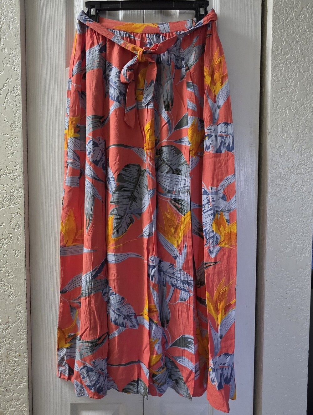 Patrons of Peace Women's Orange/Blue/Yellow Floral A-Line Midi Skirt Tie M